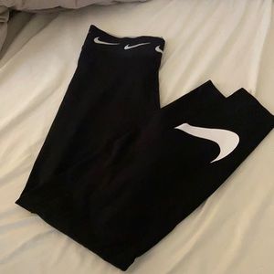 Black Nike leggings